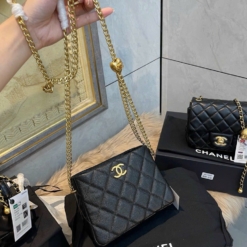 Túi Xách Nữ Chanel Màu Đen Dây Vàng